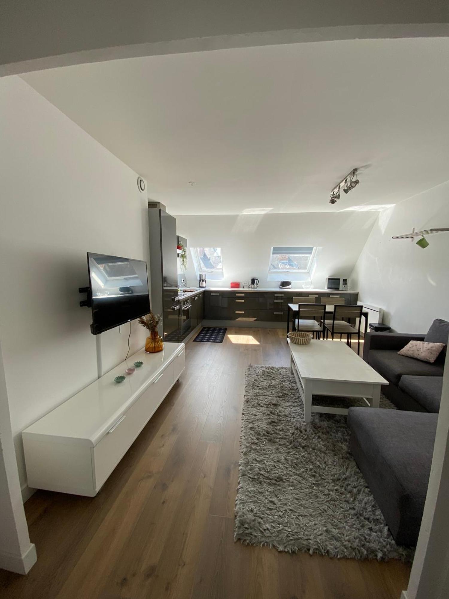 2 Chambres Hyper Centre Avec Place De Parking Et Wifi Amiens Exterior foto