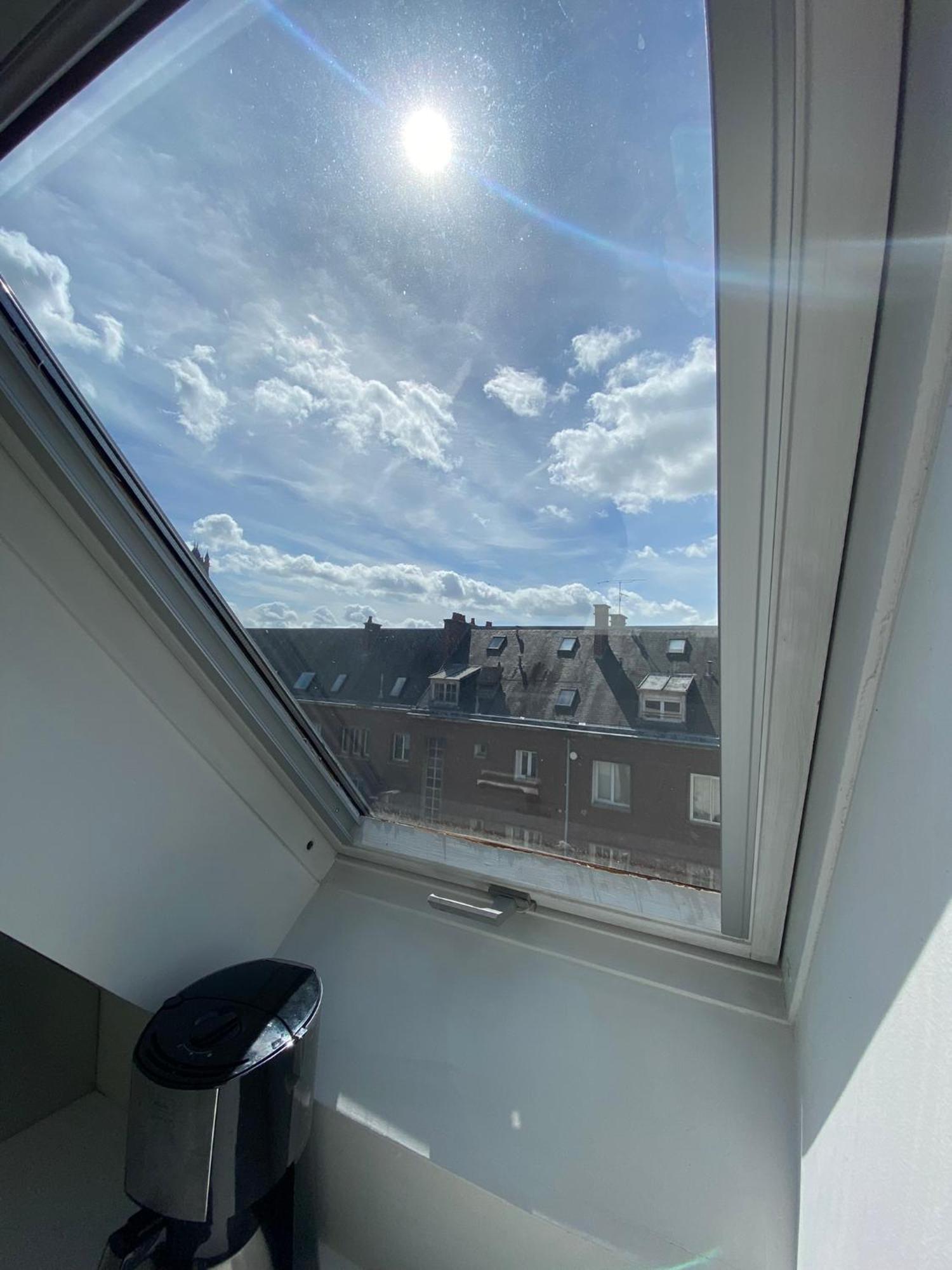 2 Chambres Hyper Centre Avec Place De Parking Et Wifi Amiens Exterior foto